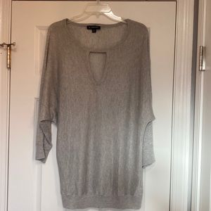 Inc light gray/shimmer top with peekaboo front.